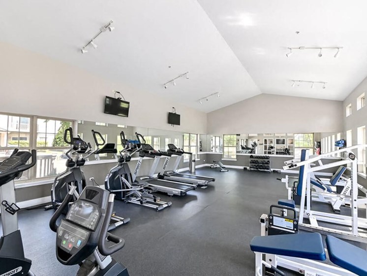 fitness center at Reserve at Eagle Ridge apts